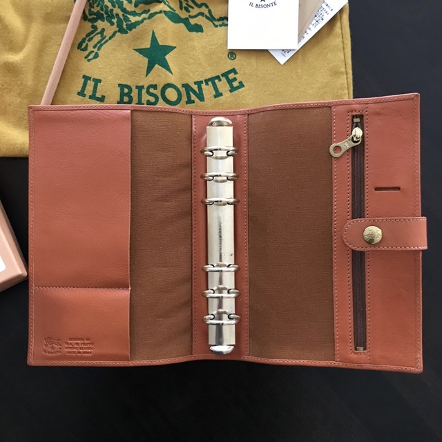 美品／保存袋】IL BISONTE イルビゾンテシステム手帳バイブルサイズ