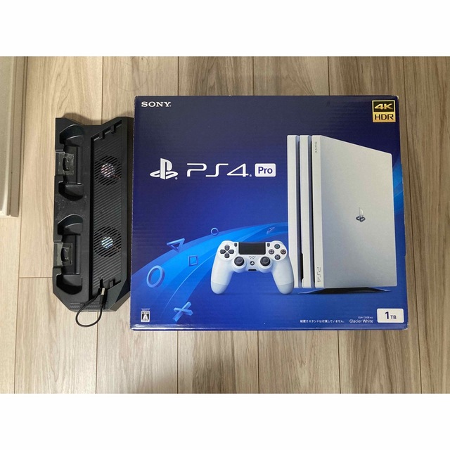 PlayStation4(プレイステーション4)の【セット】PlayStation4 Pro 1TB CUH-7200BB02 エンタメ/ホビーのゲームソフト/ゲーム機本体(家庭用ゲーム機本体)の商品写真