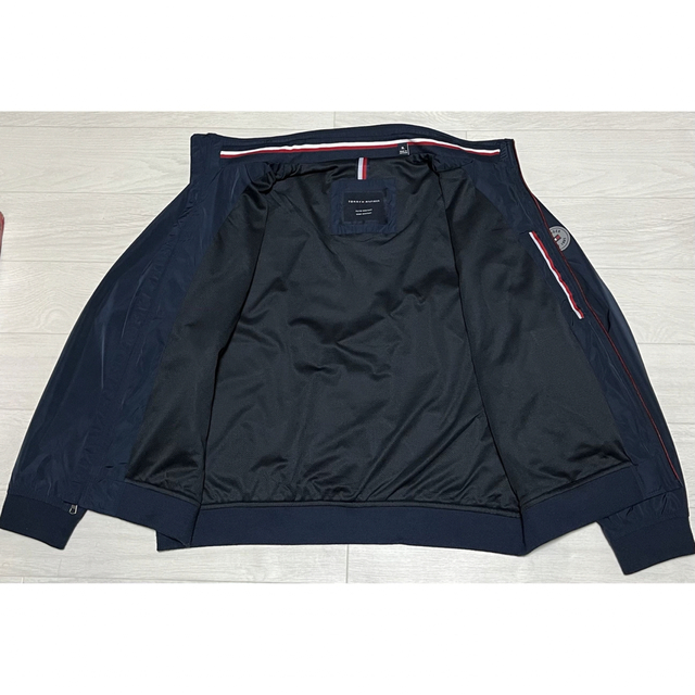 TOMMY HILFIGER(トミーヒルフィガー)のTOMMY HILFIGER ブルゾン　ネイビー メンズのジャケット/アウター(ブルゾン)の商品写真