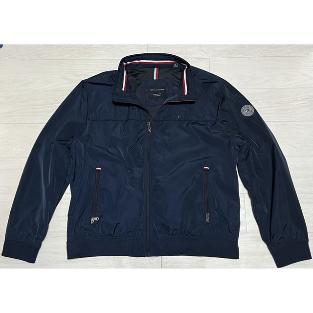 TOMMY HILFIGER(トミーヒルフィガー)のTOMMY HILFIGER ブルゾン　ネイビー メンズのジャケット/アウター(ブルゾン)の商品写真