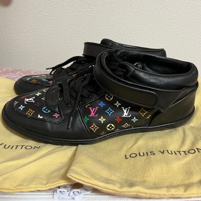 LOUIS VUITTON(ルイヴィトン)の⭐️マルチカラー　ユニセックス　スニーカー⭐️ レディースの靴/シューズ(スニーカー)の商品写真