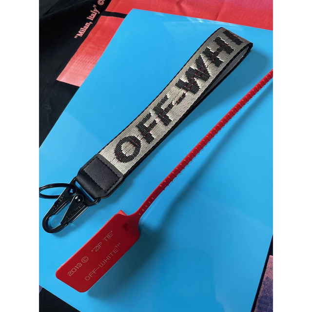 OFF-WHITE(オフホワイト)のOFF-WHITEキーホルダー メンズのファッション小物(キーホルダー)の商品写真