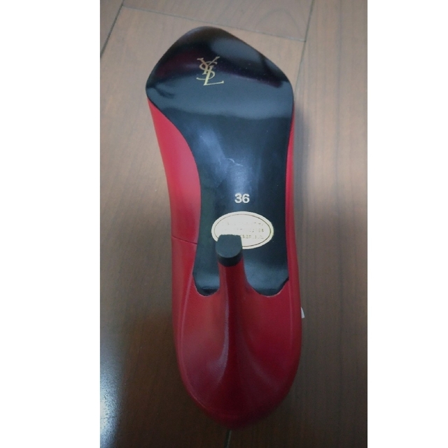 Yves Saint Laurent(イヴサンローラン)の★未使用★YSL イブサンローラン パンプス レッド レディースの靴/シューズ(ハイヒール/パンプス)の商品写真