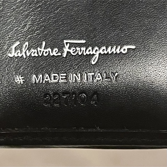 Salvatore Ferragamo - サルヴァトーレフェラガモ ヴァラリボン 折財布 