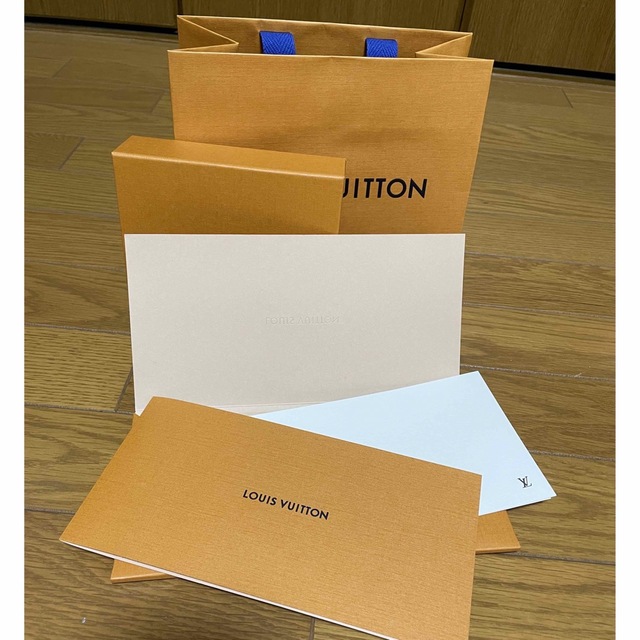 LOUIS VUITTON(ルイヴィトン)のLOUIS VUITTON  BOX   レディースのバッグ(ショップ袋)の商品写真