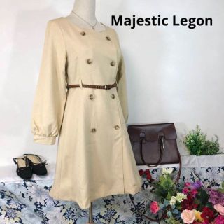 マジェスティックレゴン(MAJESTIC LEGON)のロングブーツをあわせてシックで大人かわいく。 膝丈ベージュワンピース(ひざ丈ワンピース)