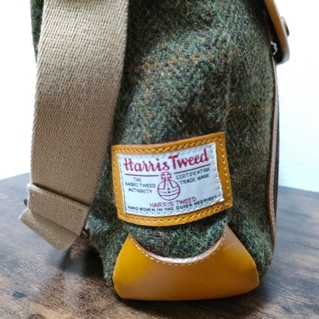 master-piece(マスターピース)のmspc×Harris Tweed カーキ ショルダーバッグ　本革 メンズのバッグ(ショルダーバッグ)の商品写真