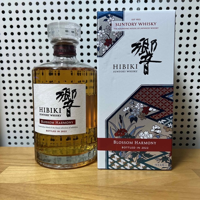 サントリー(サントリー)の山崎LimitedEdition2022・響BlossomHarmony2022 食品/飲料/酒の酒(ウイスキー)の商品写真