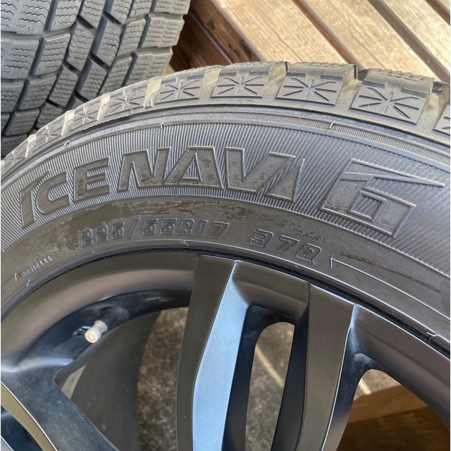 Goodyear(グッドイヤー)のBMW GT（F34）17inchホイル+スタッドレスタイヤ　4本セット 自動車/バイクの自動車(タイヤ・ホイールセット)の商品写真