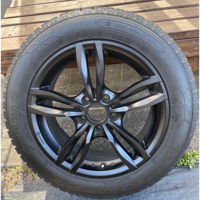 Goodyear(グッドイヤー)のBMW GT（F34）17inchホイル+スタッドレスタイヤ　4本セット 自動車/バイクの自動車(タイヤ・ホイールセット)の商品写真