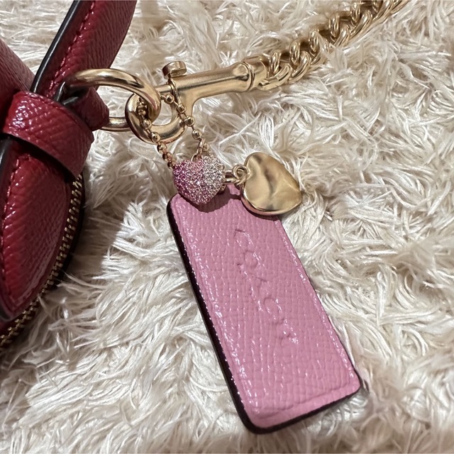 未使用完売品⭐︎COACHハートピンク＆赤クロスボディチェーンショルダーバッグ