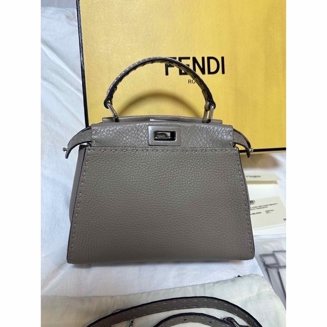 23cm重量【期間限定値下げ】FENDI ピーカブーミニ　セレリア×パイソン