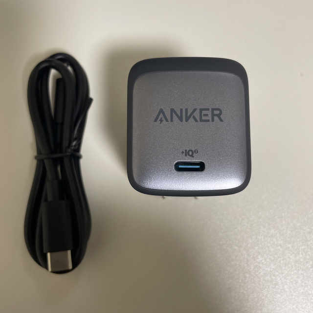 ANKER Nano Ⅱ 65W 美品 充電 Type-C付 スマホ/家電/カメラのスマートフォン/携帯電話(バッテリー/充電器)の商品写真