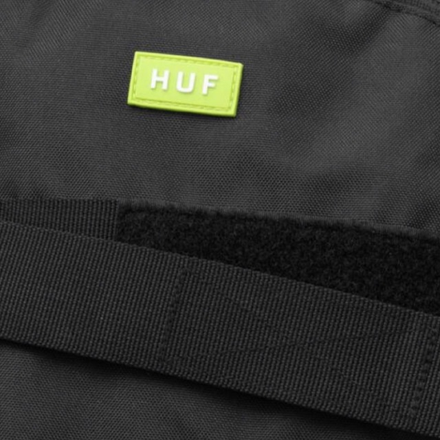 HUF(ハフ)のhuf リュック ショルダー CARABINER レディースのバッグ(リュック/バックパック)の商品写真