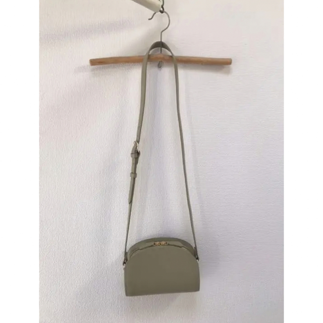 A.P.C - APC Femmeã·ã§ã«ãã¼ããã° Demi-lune ããããã° è¢ä»ãã®é販 by hikaru's shopï½ã¢ã¼ãã¼ã»ã¼ãªãã©ã¯ã