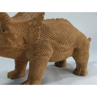恐竜彫刻【トリケラトプス】35ｃｍ　木彫り彫刻　送料無料！