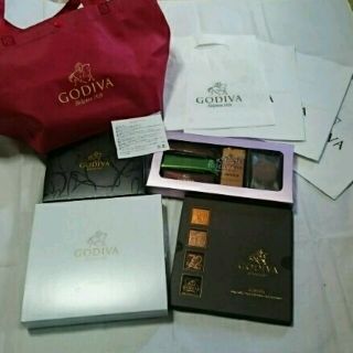 値下！新品☆GODIVA ゴディバ 2017年 9000円相当 (菓子/デザート)