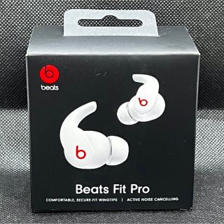 アップル(Apple)のけむ様　Beats Fit Pro White(ヘッドフォン/イヤフォン)