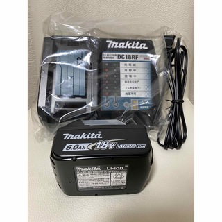 マキタ(Makita)のマキタ　新品未使用最新純正バッテリー、充電器セット！(工具/メンテナンス)