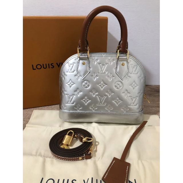 Louisvuitton アルマBB クリスマス限定商品