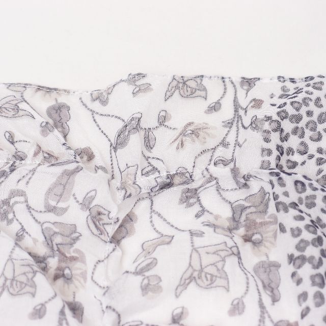 花柄 レオパード柄 ストール ホワイト レディースのファッション小物(ストール/パシュミナ)の商品写真