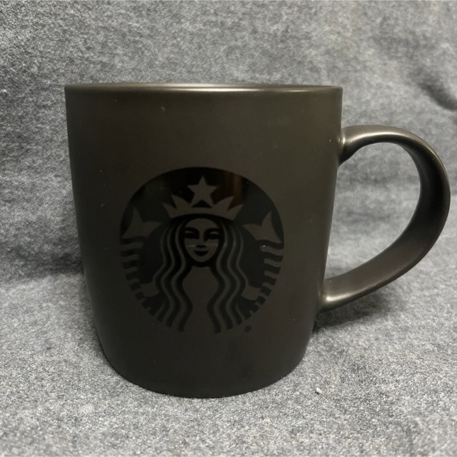 Starbucks Coffee(スターバックスコーヒー)のスターバックス　ペアマグカップ　ブラック【新品未使用】 インテリア/住まい/日用品のキッチン/食器(グラス/カップ)の商品写真