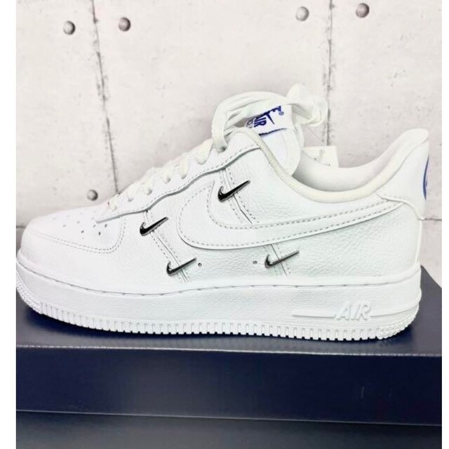 NIKE(ナイキ)のNike Air Force 1 ナイキ エア フォース 1 '07 LX レディースの靴/シューズ(スニーカー)の商品写真