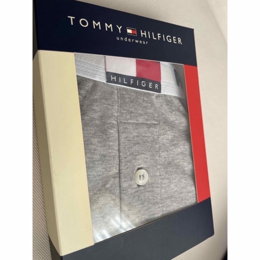 TOMMY HILFIGER(トミーヒルフィガー)の【新品　未使用】メンズ　M 　トミーヒルフィガー　グレー　ボクサーパンツ　1枚 メンズのアンダーウェア(ボクサーパンツ)の商品写真