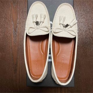 COACH(ローファー/革靴 ・ ホワイト/白色系)のフリマアイテム一覧 COACH(ローファー/革靴 ・ ホワイト/白色系)のフリマアイテム一覧