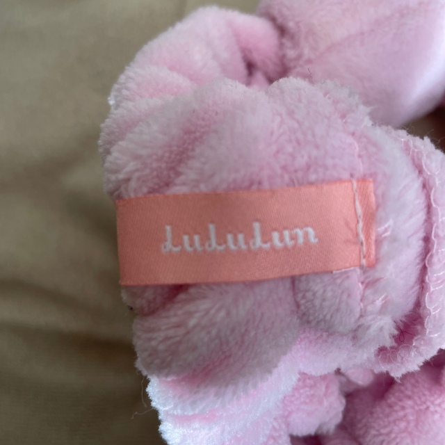 LuLuLun(ルルルン)の【新品】ヘアバンド LuLuLun レディースのヘアアクセサリー(ヘアバンド)の商品写真
