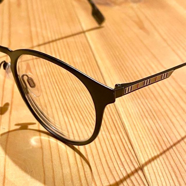BURBERRY(バーバリー)のバーバリー メガネ 眼鏡 メタル フレーム ノバチェック 金属 黒ブチ 度付き レディースのファッション小物(サングラス/メガネ)の商品写真