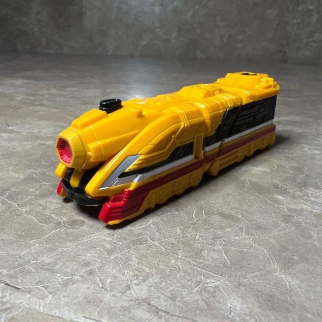 烈車戦隊トッキュウジャー DX烈車合体シリーズ ハイパーレッシャー　顔パーツ エンタメ/ホビーのフィギュア(特撮)の商品写真