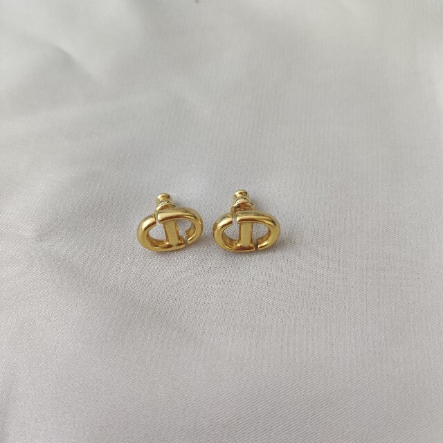 ずっと気になってた Christian Dior CD NAVY スタッドピアス ゴールド