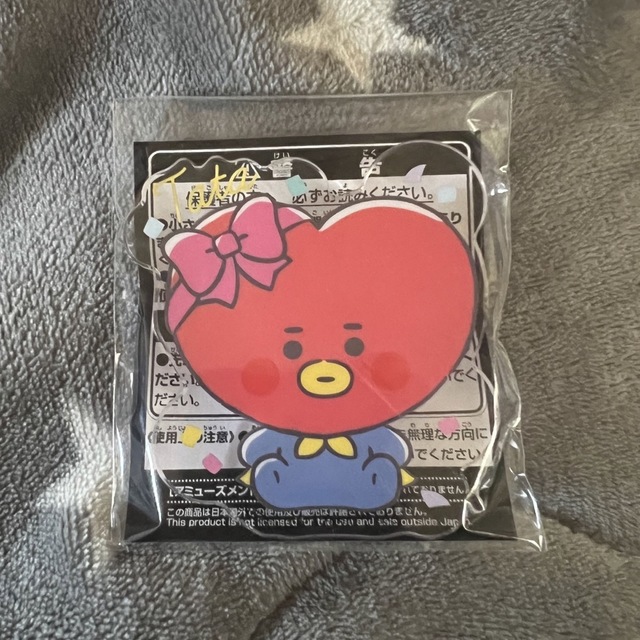 BANDAI(バンダイ)のBT21 アクリルバッジ エンタメ/ホビーのCD(K-POP/アジア)の商品写真