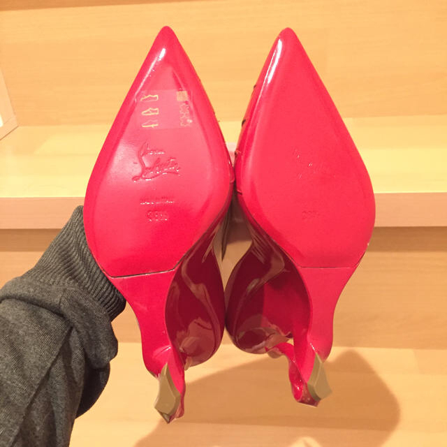 Christian Louboutin(クリスチャンルブタン)のルブタン パンプス レディースの靴/シューズ(ハイヒール/パンプス)の商品写真