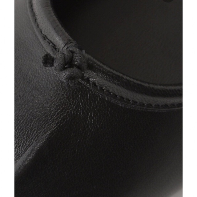Le Talon(ルタロン)のLE TALON GRISE レザースクエアプリーツフラット　23.5㎝　新品 レディースの靴/シューズ(バレエシューズ)の商品写真