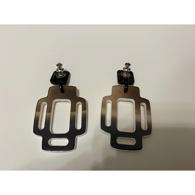 エルメス リズム ヴァッファローホーン ラッカー ピアス | gulatilaw.com