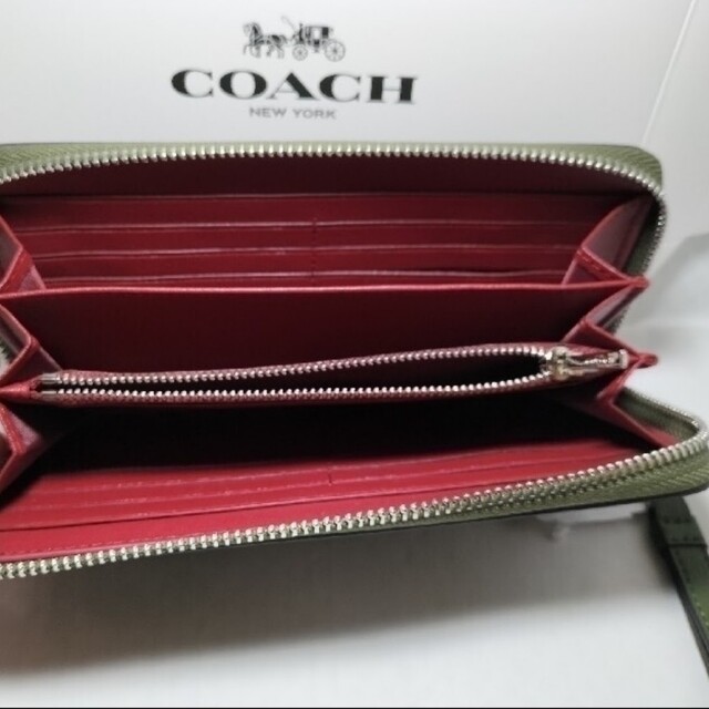 COACH(コーチ)の【一番人気】　COACH　長財布 レディースのファッション小物(財布)の商品写真