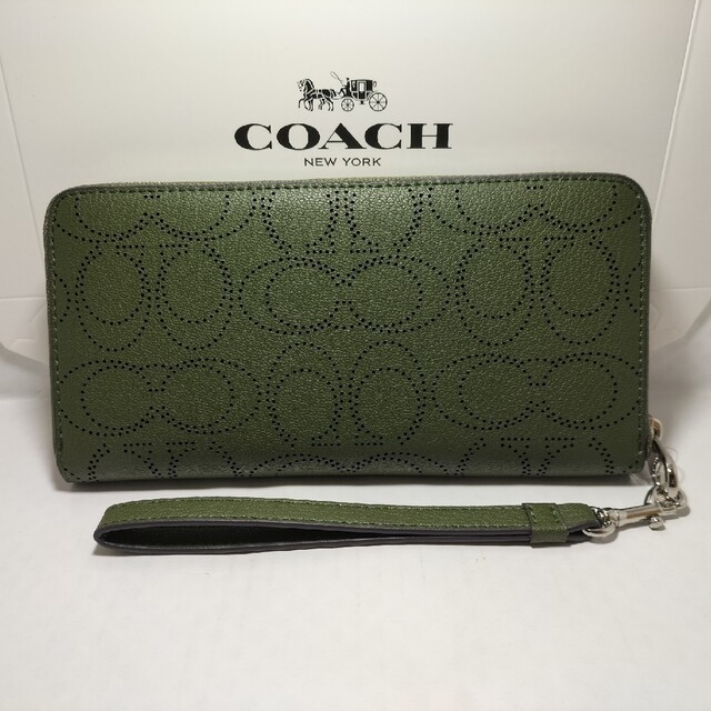 COACH(コーチ)の【一番人気】　COACH　長財布 レディースのファッション小物(財布)の商品写真