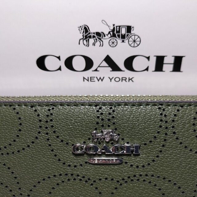 COACH(コーチ)の【一番人気】　COACH　長財布 レディースのファッション小物(財布)の商品写真