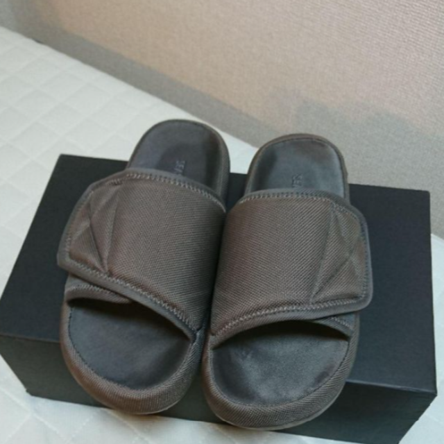 国内在庫】 yeezy サンダル ナイロンスリッパ season6 slipper