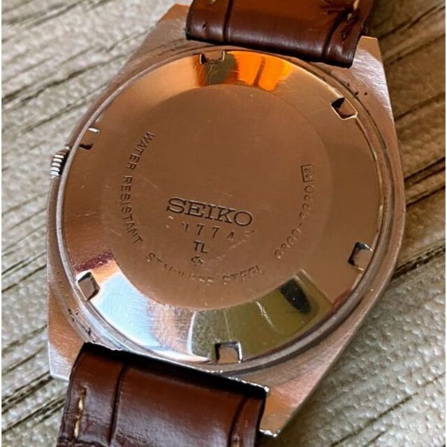 SEIKO(セイコー)の【レトロなミッキー】セイコー メンズ腕時計 レッド 自動巻き ヴィンテージ  メンズの時計(腕時計(アナログ))の商品写真