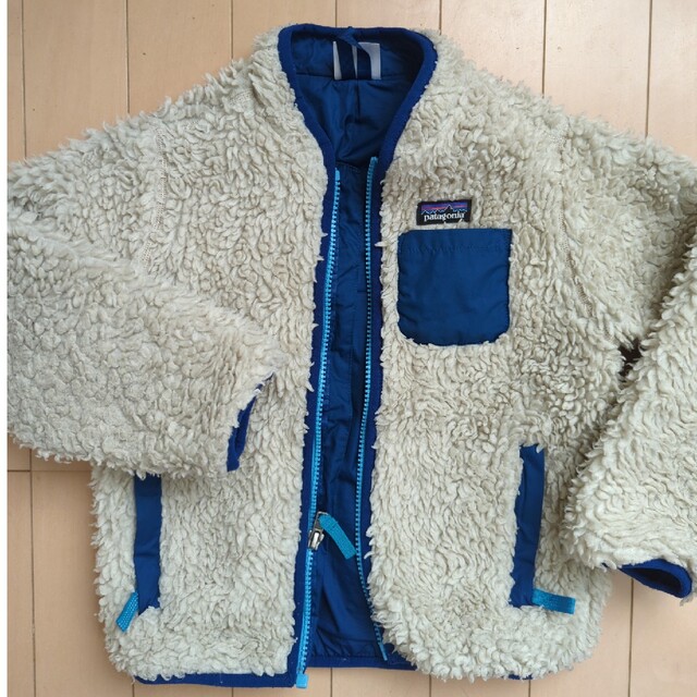 patagonia(パタゴニア)のぽん様専用 patagonia パタゴニア ボアコート 5T キッズ/ベビー/マタニティのキッズ服男の子用(90cm~)(ジャケット/上着)の商品写真