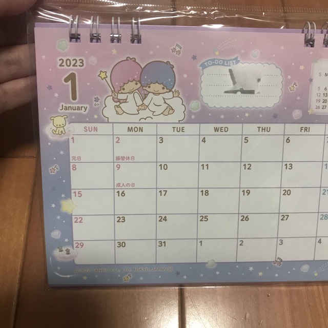サンリオ(サンリオ)の2023年　卓上カレンダー　キキララ エンタメ/ホビーの声優グッズ(カレンダー)の商品写真