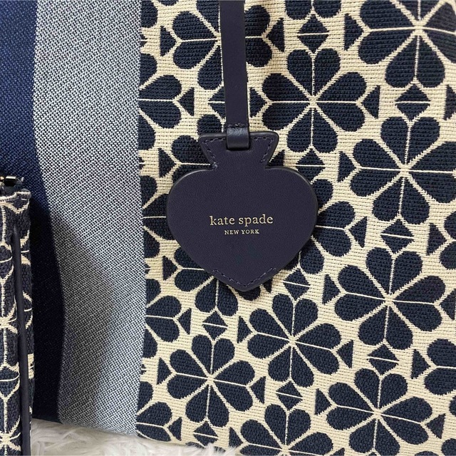 kate spade new york(ケイトスペードニューヨーク)の美品kate spadeフラワージャガード2wayハンドバッグ　ラージ　大きめ レディースのバッグ(トートバッグ)の商品写真