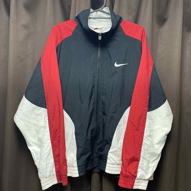 NIKE 90s ナイロンジャケット 赤白 赤黒 胸ロゴ 人気 M ストリート | フリマアプリ ラクマ