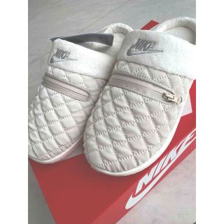 ナイキ(NIKE)のスリッポン ナイキ バロウ SE ウィメンズスリッパ / Nike Burrow(スリッポン/モカシン)