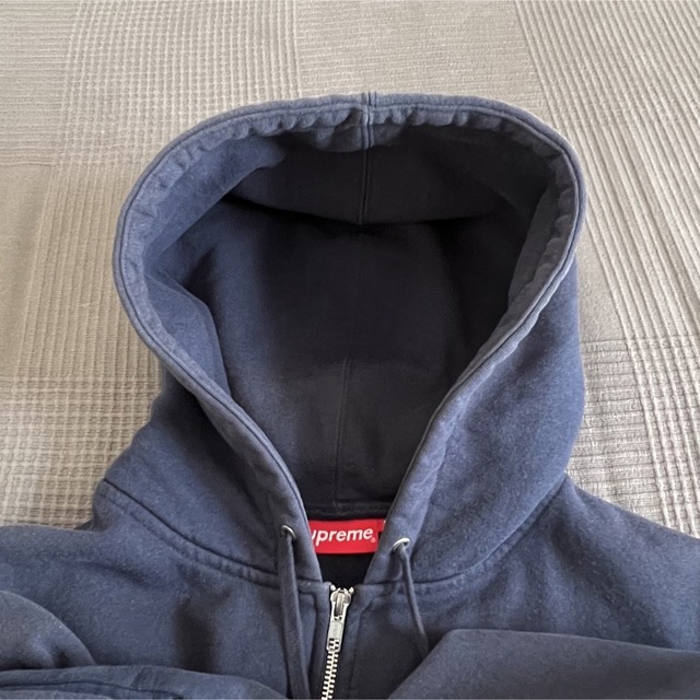 Supreme(シュプリーム)の【送料無料】SUPREME 15AW フードロゴジップパーカー メンズのトップス(パーカー)の商品写真