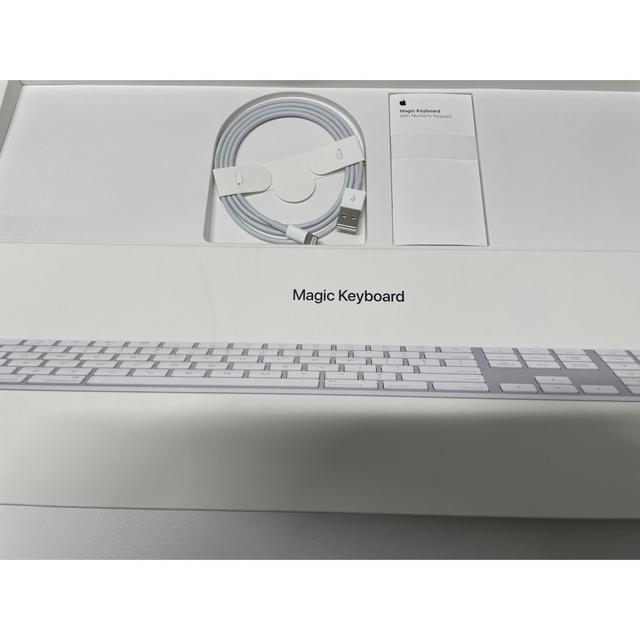 Apple(アップル)のAPPLE MAGIC KEYBOARD(テンキーツキ-JIS) スマホ/家電/カメラのPC/タブレット(PC周辺機器)の商品写真