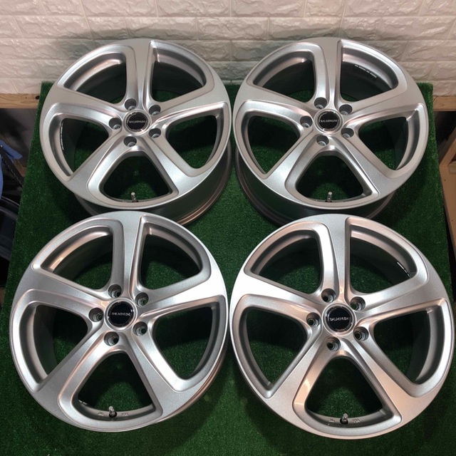 BRIDGESTONE - 【美品!BRIDGESTONE BALMINUM】18インチアルミホイール